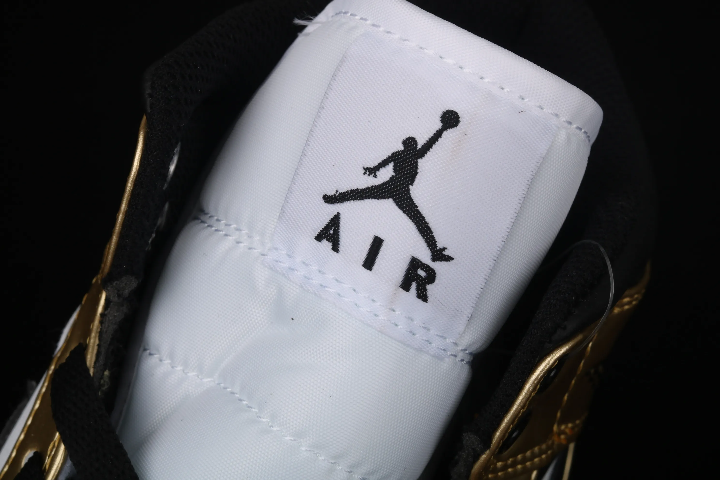 All Categories Air Jordan Jordan Series Basketball Shoes Air Jordan 1 Mid Air Jordan 1 Mid "Metallic Gold" AJ1 Joe 1 Zhongbang Platinum Color DC1419-700